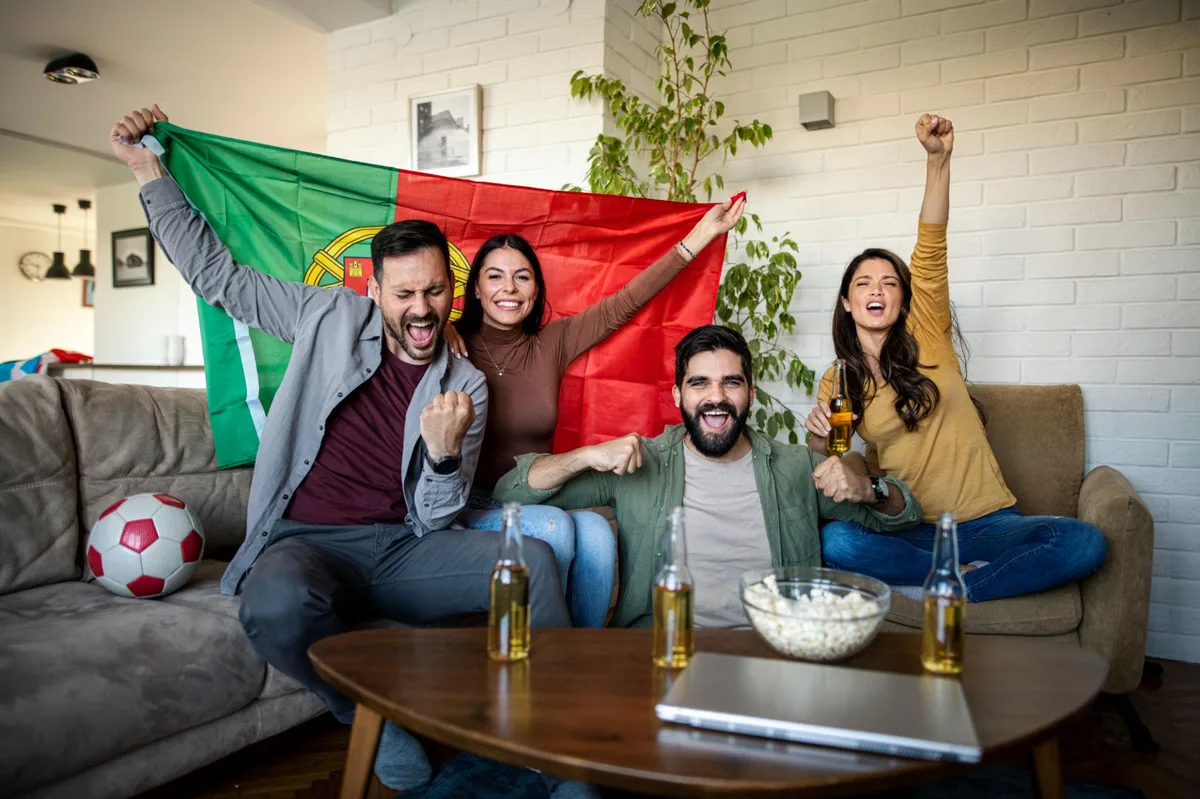 Família portuguesa a ver IPTV 4K em casa